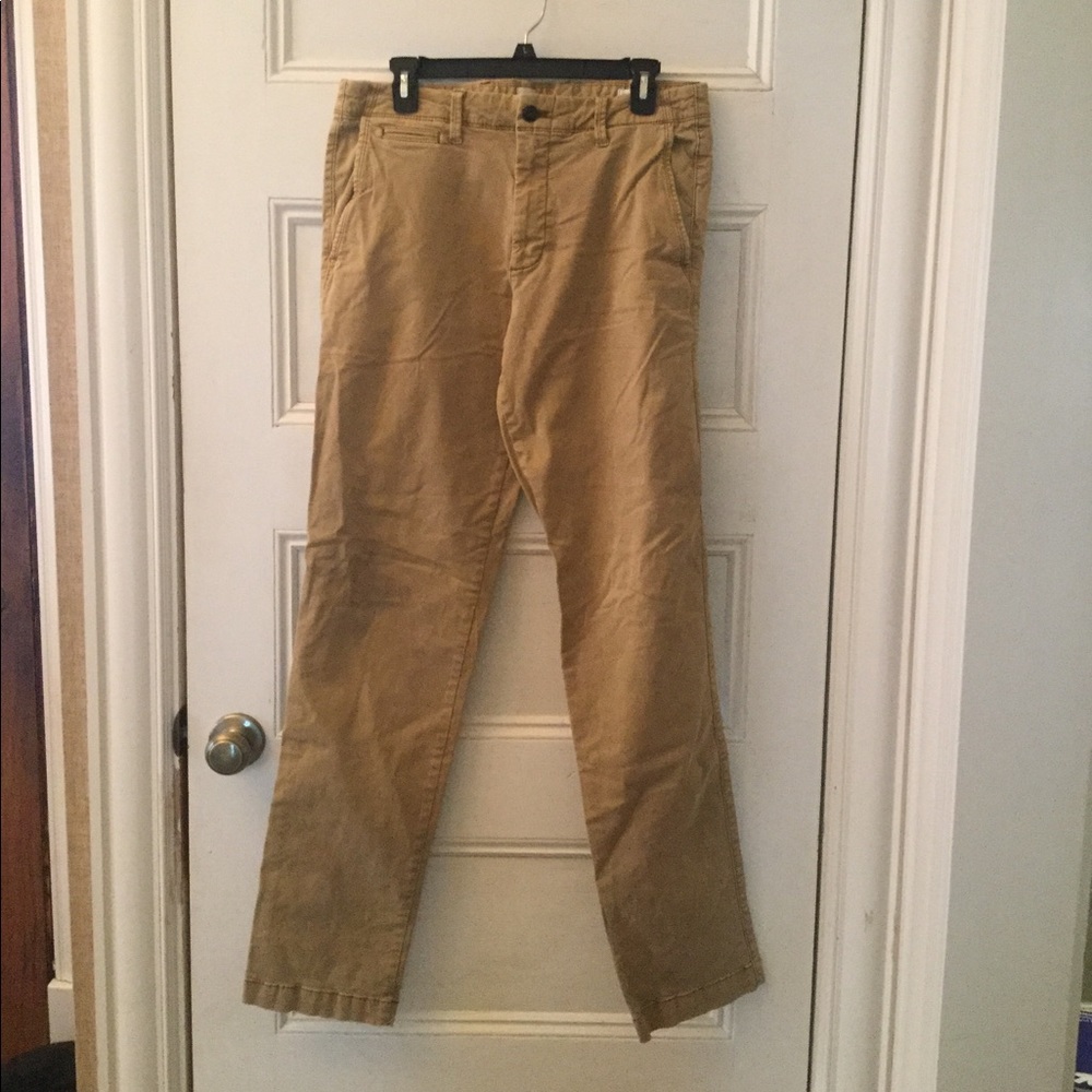 Men’s khaki pants